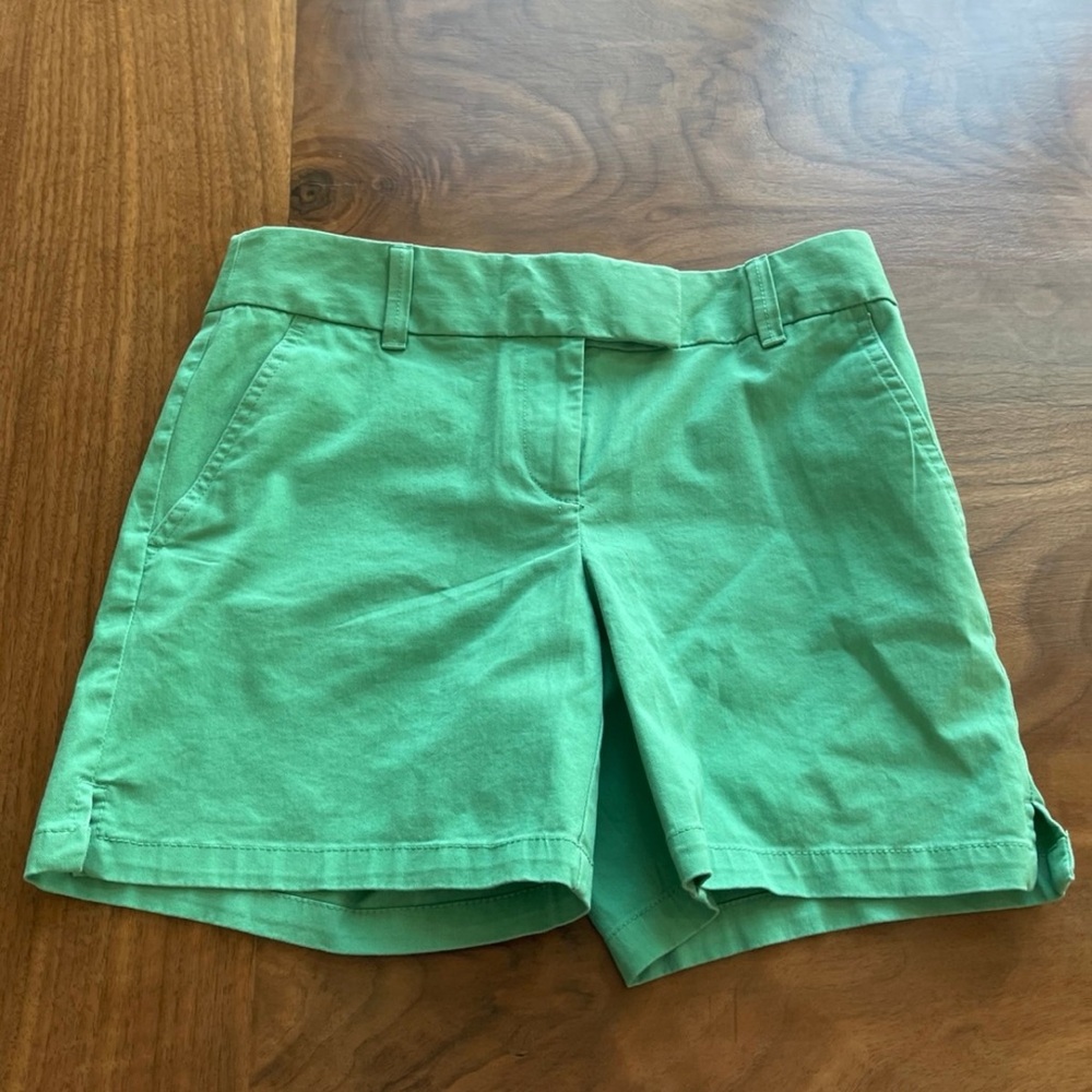 LOFT Vibrant Green Women's Bermudas
